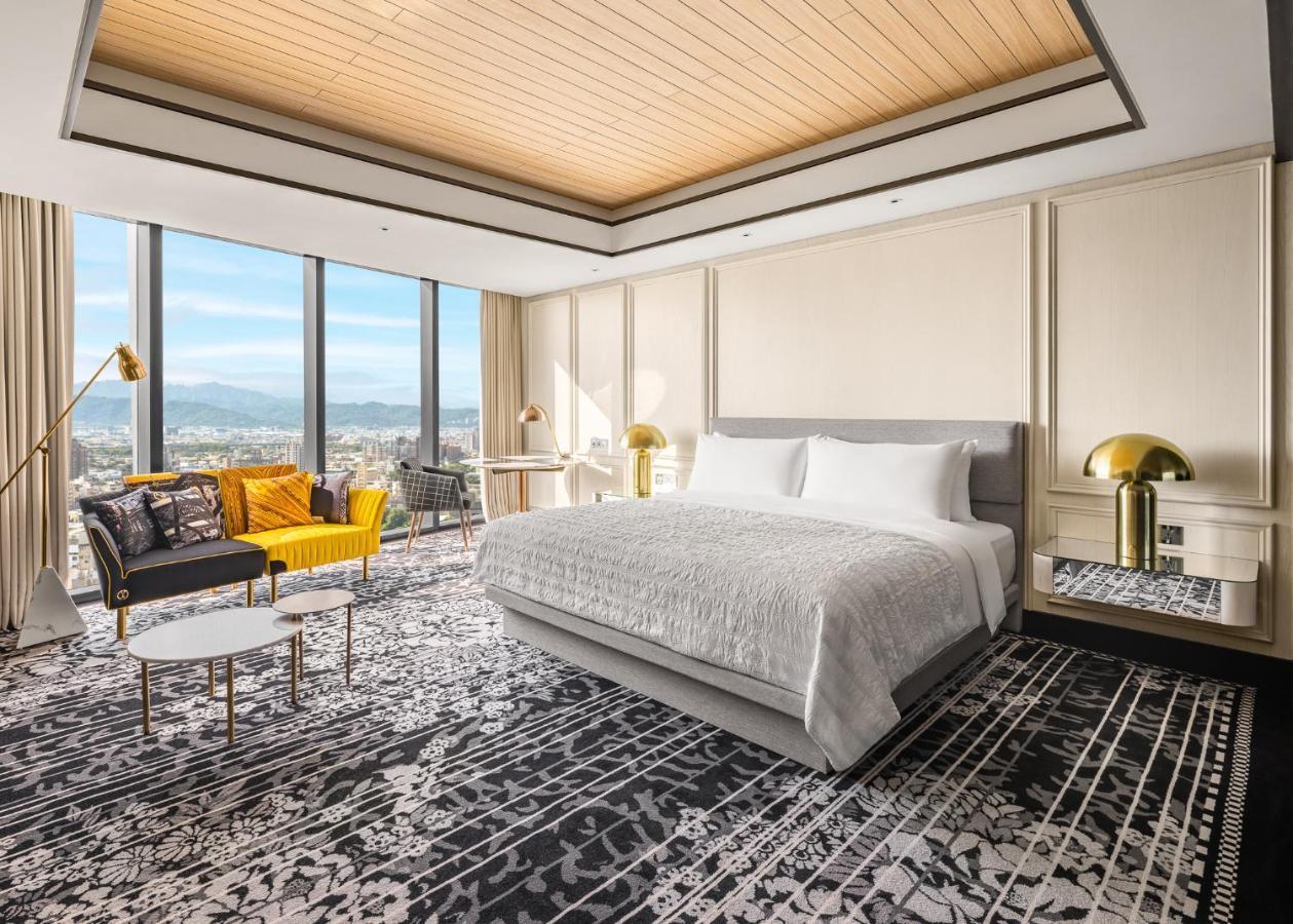 Le Meridien 타이중 외부 사진 A bedroom at the hotel