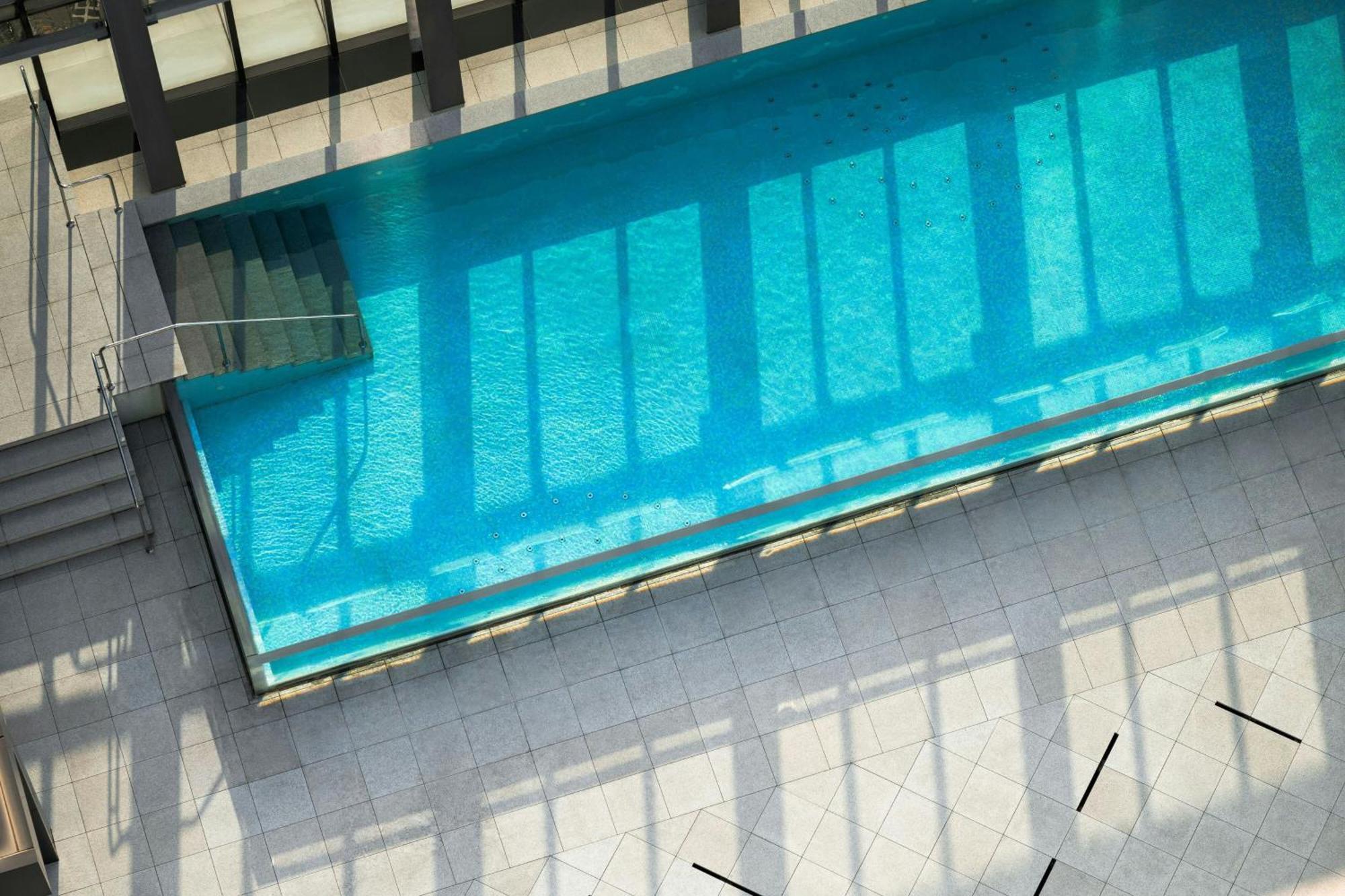 Le Meridien 타이중 외부 사진 The pool at the top of the hotel