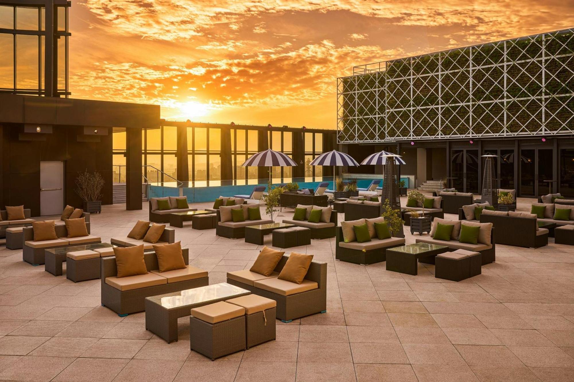 Le Meridien 타이중 외부 사진 The Sky Bar