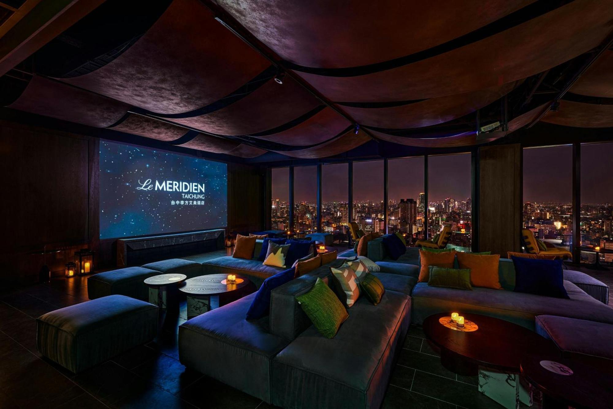Le Meridien 타이중 외부 사진 The 63rd floor lounge